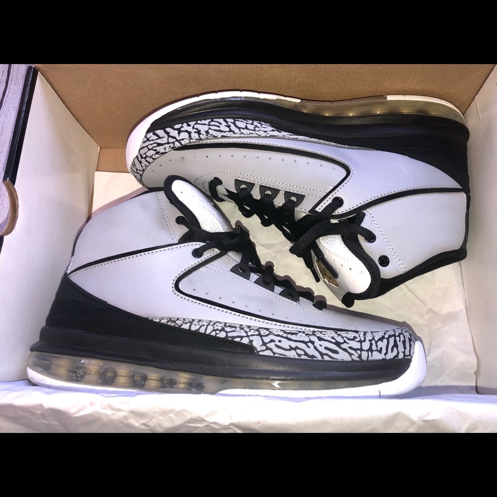 Air Jordan 2.0 (GS), Youth sz. 6.5, Grey/Metallic Gold -White, 100% authentic